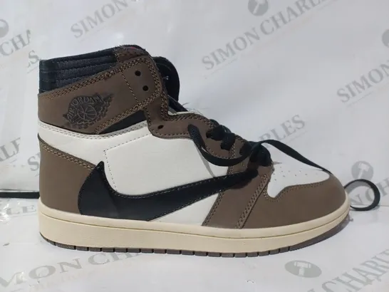 PAIR OF NIKE AIR JORDAN SHOES IN BROWN/WHITE SIZE UNSPECIFIED