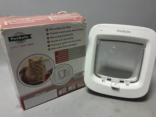 BOXED PETSAFE MICROCHIP CAT FLAP