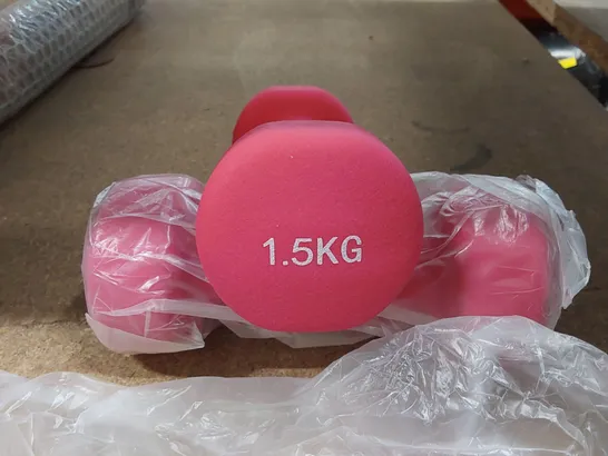 BOXED SET OF 2 1.5KG NEOPRENE DUMBBELLS - PINK (1 BOX)