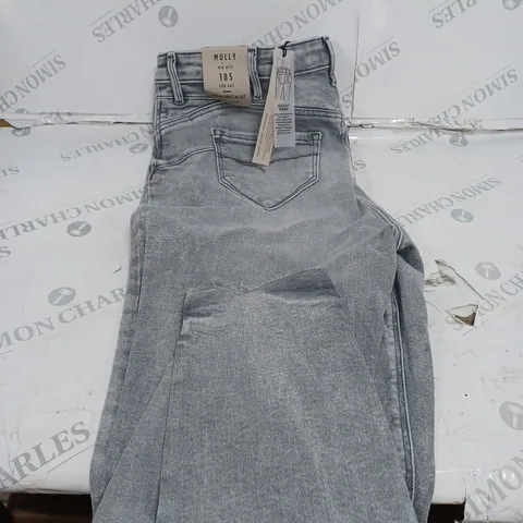 MOLLY MID RISE DENIM JEANS SIZE 18S 