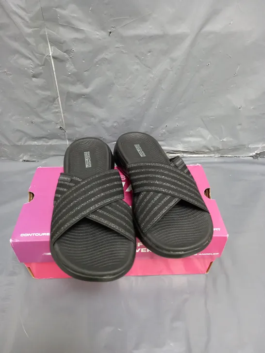 SKECHERS GO WALK SANDALS BLACK SIZE 4