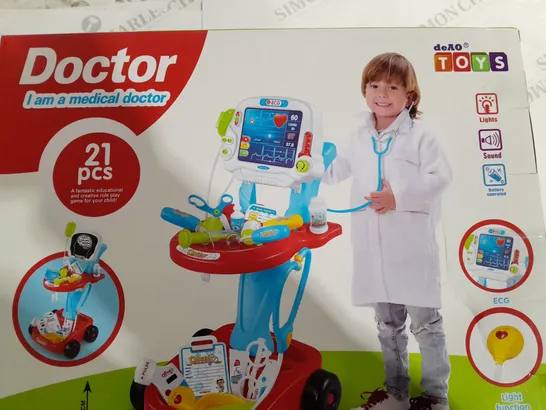 BOXED DOCTOR MEDICAL PLAY SET 