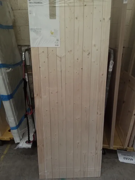 NORDIC SOFTWOOD LEDGED AND BRACED DOOR 1981×762×40MM