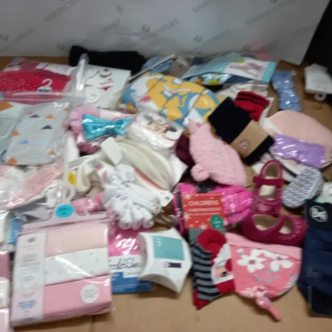 LOT OF ASSORTED CHILDRENS CLOTHING ACCESSORIES AND PACKAGED CLOTHING ITEMS