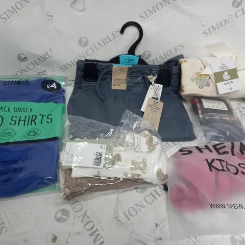 LOT OF CLOTHES APPROXIMATELY 30 ITEMS TO INCLUDE M&S TROUSERS, BABY TU SETS, POLO SHIRTS ETC