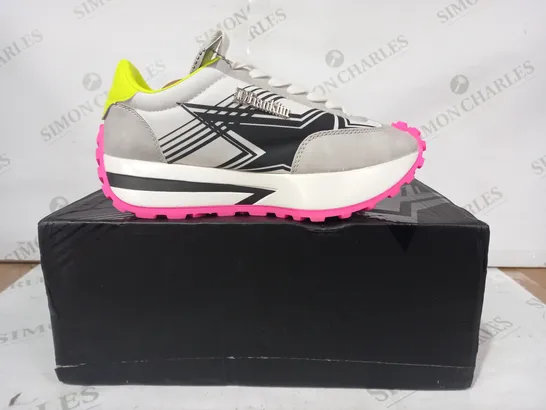 BOXED PAIR OF D.FRANKLIN TRAINERS IN GREY/WHITE/PINK/LIME EU SIZE 37