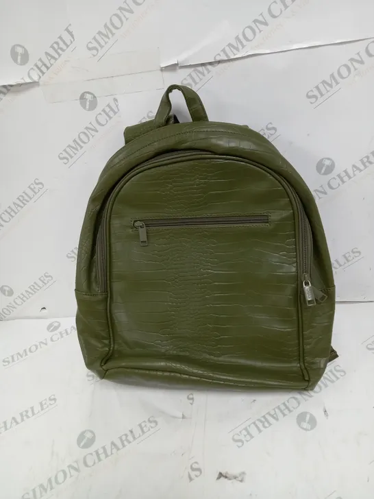 FAUX LEATER GREEN BACK PACK