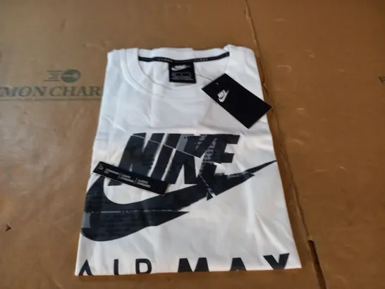 NIKE AIR MAX WHITE T-SHIRT - L