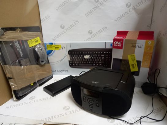 LOT OF APPROXIMATELY 10 ASSORTED ELECTRICAL ITEMS, TO INCLUDE PHONE CHARGING MOUSE MAT, CD PLAYER, KEYBOARD, ETC
