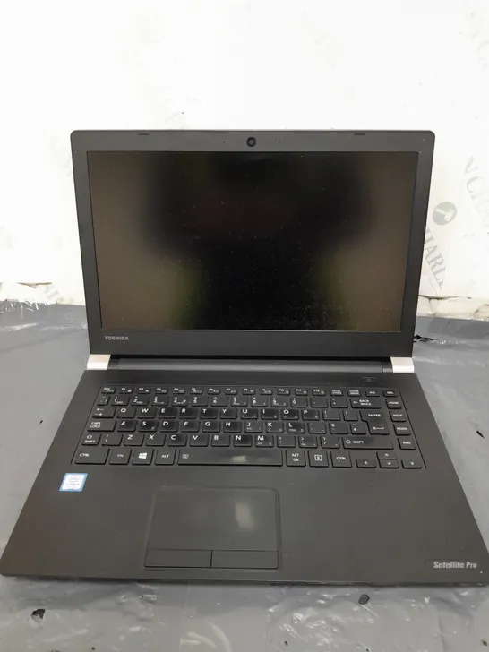 TOSHIBA SATELLITE PRO A40-D-13W