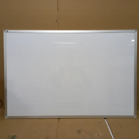 BOARDSPLUS MAGNETIC WHITEBOARD - ALUMINIUM FRAME 90X60CM