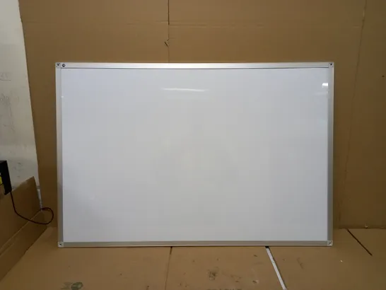 BOARDSPLUS MAGNETIC WHITEBOARD - ALUMINIUM FRAME 90X60CM