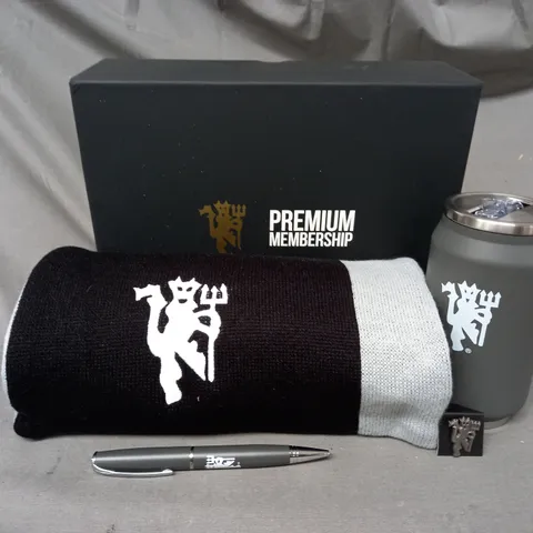 BOXED MANCHESTER UNITED PREMIUM MEMBERSHIP GIFT SET