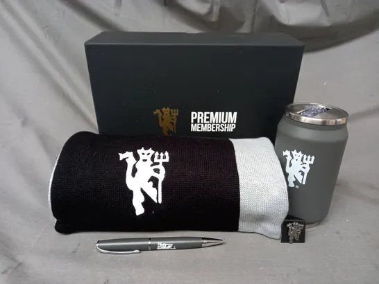 BOXED MANCHESTER UNITED PREMIUM MEMBERSHIP GIFT SET