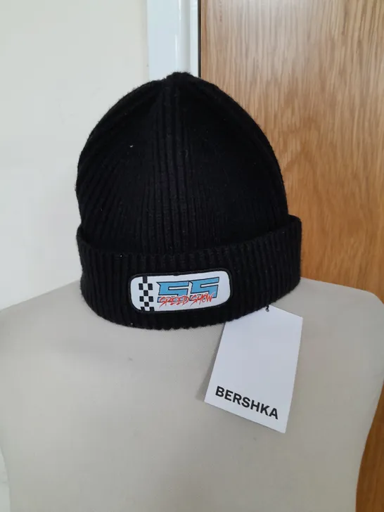 BERSHKA BLACK BEANIE ONE SIZE