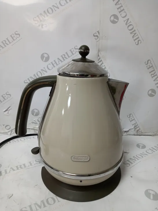 DELONGHI ICONA VINTAGE KETTLE 4598259Simon Charles Auctioneers
