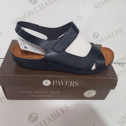 BOXED PAIR OF PAVERS FAUX LEATHER SANDALS IN NAVY UK SIZE 7