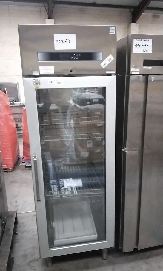 SINGLE COMMERCIAL FRIDGE/CHILLER F. PLUS TNV 70