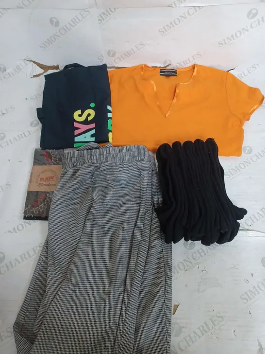 BOX OF APPROXIMATELY 22 ASSORTED CLOTHING ITEMS TO INCLUDE - BAG , SOCKS , TROUSERS ETC