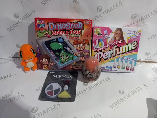 BOX OF APPROX 20 ASSORTED TOYS TO INCLUDE - KIDS HUB DINOSAUR OPERATION - JURASSIC WORLD - FUNKI HALLOWEEN PAINT ECT