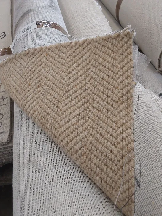 ROLL OF QUALITY LAKELAND WEAVE RYDAL CARPET // SIZE: APPROX 4 X 2.3m