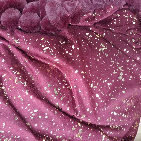 BOXED JULIEN MACDONALD REVERSIBLE FAUX FUR THROW IN BURGUNDY