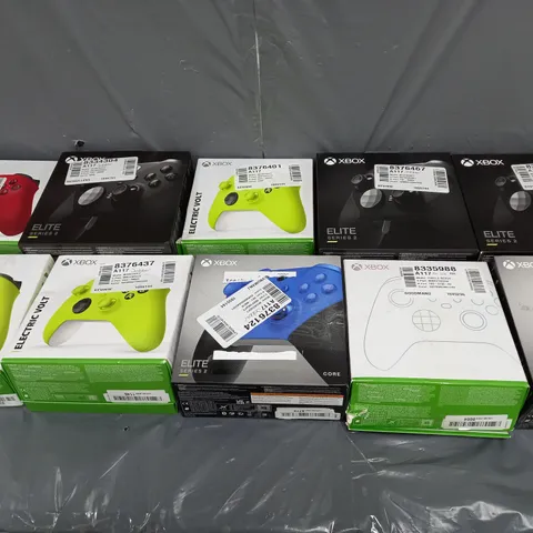 BOX OF APPROXIMATELY 10 XBOX GAME CONTROLLERS TO INCLUDE SERIES 2 