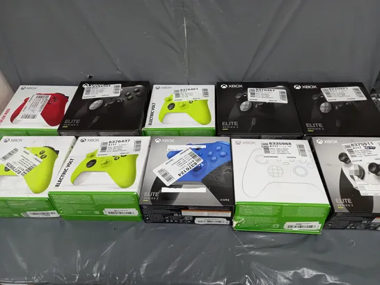 BOX OF APPROXIMATELY 10 XBOX GAME CONTROLLERS TO INCLUDE SERIES 2 