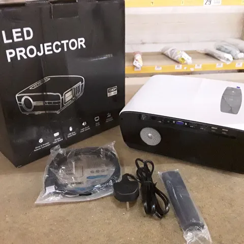 BRAND NEW BOXED CAI-WEI A15 DIGITAL LED PROJECTOR 