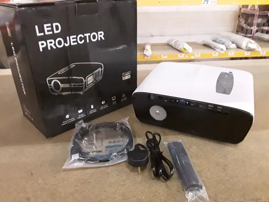 BRAND NEW BOXED CAI-WEI A15 DIGITAL LED PROJECTOR 