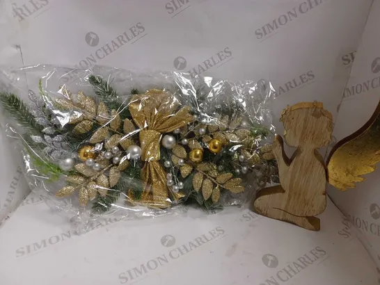 BOX OF APPROX 5 ITEMS TO INCLUDE DOOR WREATHS, GOLD EFFECT ANGEL DECORATION AND BOW WREATHS