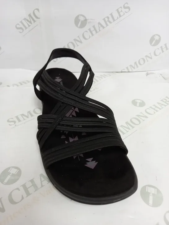 BOXED SKECHERS VEGAN SANDALS SIZE UNSPECIFIED