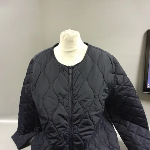 CENT GRADE ZIP QUILTED COAT SIZE 2XL