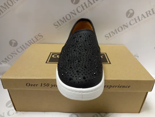 BOXED CUSHION WALK DIAMAND TRAINERS, BLACK - SIZE 4