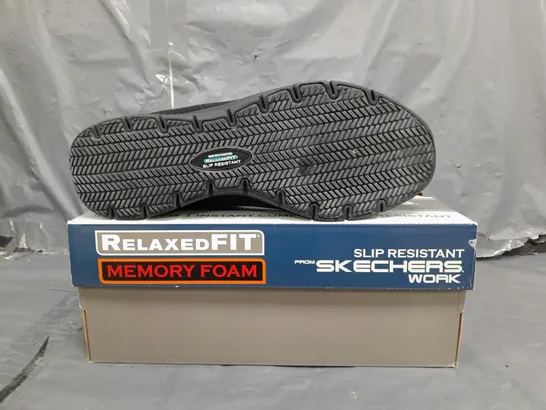 BOXED PAIR OF SKECHERS WORK MEMORY FOAM IN BLACK SIZE 6