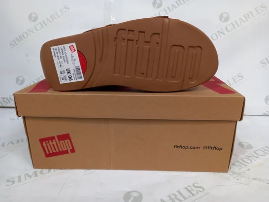 BOXED PAIR OF FITFLOP LULU ADJUSTABLE LEATHER SLIDERS IN TAN UK SIZE 6