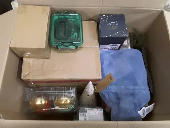 BOX CONTAINING APPROXIMATELY 20 ASSORTED BRAND NEW CHRISTMAS PRODUCTS