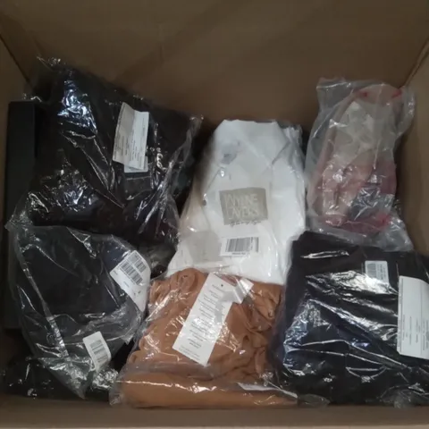 BOX OF ASSORTED WOMENS CLOTHES 