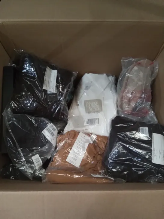 BOX OF ASSORTED WOMENS CLOTHES 