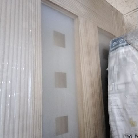 VERTICAL 2 PANEL CLEAR PINE GLAZED INTERNAL DOOR 2040 × 726MM 