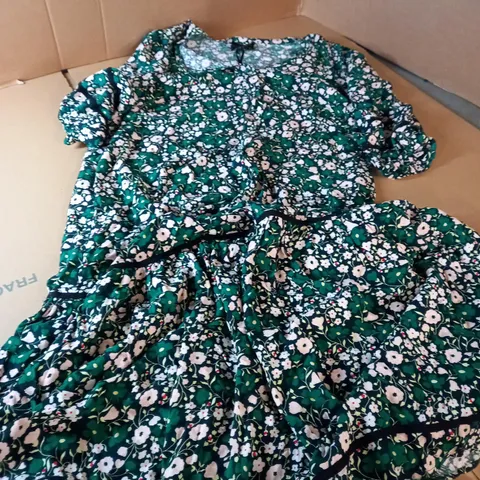 PHASE EIGHT FLORAL CROPPED SLEEVE DRESS - SIZE 12