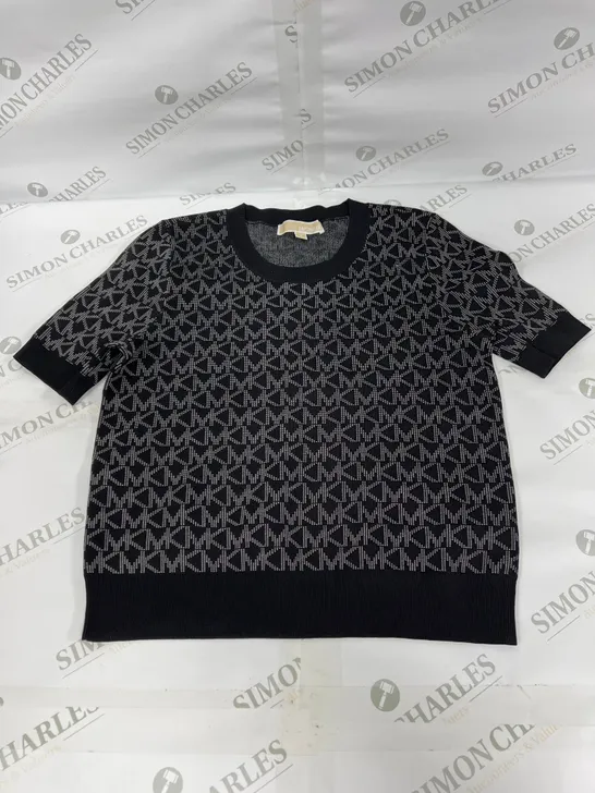 MICHAEL KORS PRINTED ELASTICATED SHORT SLEEVE T SHIRT IN BLACK SIZE MEDIUM