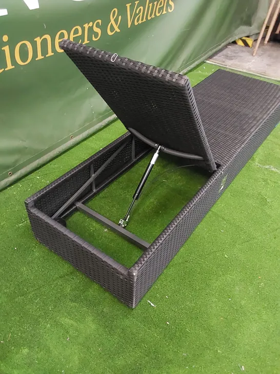 DESIGNER MANUAL ADJUSTABLE SUNLOUNGER IN BLACK RATTAN 