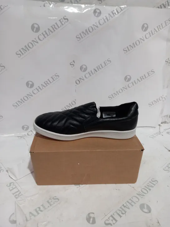 BLACK DUNNE LONDON SLIP ON SHOES SIZE 6