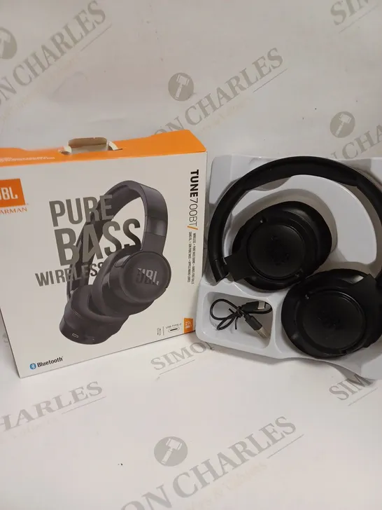 BOXED JBL TUNE700BT WIRELESS HEADPHONES 