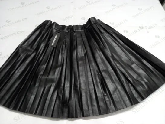 PRETTYLITTLETHING BLACK FAUX LEATHER PLEATED SKATER SKIRT - UK 12