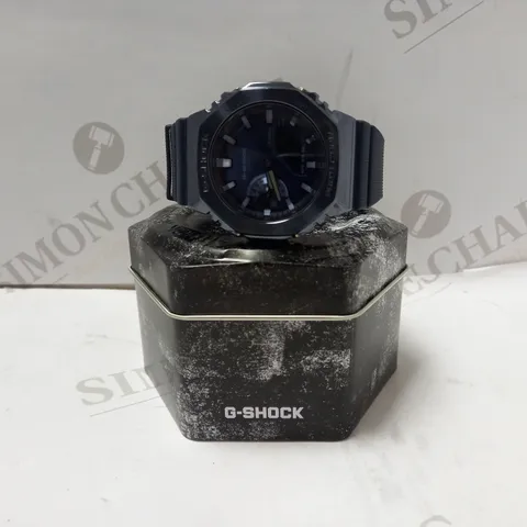 G-SHOCK CLASSIC STYLE GM-2100N-2AER METAL COVERED CASIOAK WATCH