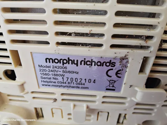 MORPHY RICHARDS 4 SLICE TOASTER GREEN Model 242006