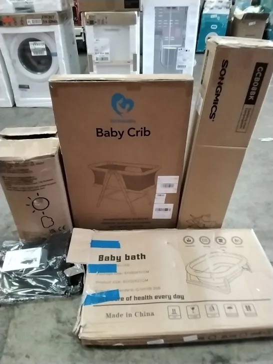 A PALLET OF VARIOUS ITEMS TO INCLUDE. BABY BATH, CAMPING CHAIR, CRIB, DUVETS AND FOLDING DISH RACK