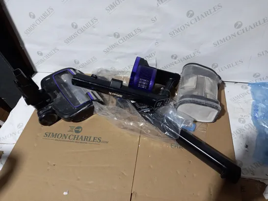 SHARK CORDLESS STICK VACUUM IZ390UKTQ